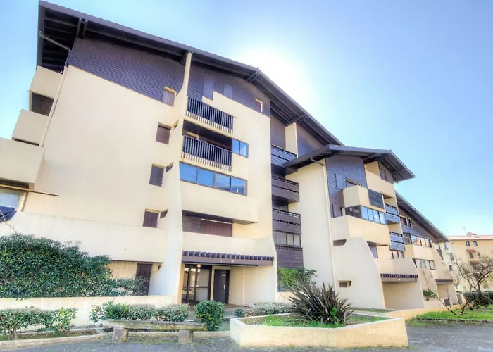 Douc-7 By Interhome * سانيوس