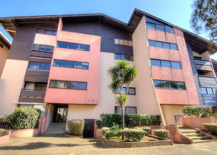 Douc-7 By Interhome سانيوس